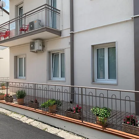 Dainese Apartments, Casa Ester Apartment *