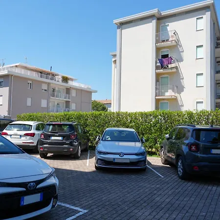 Dainese Apartments, Casa Ester