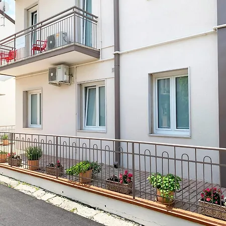 Dainese Apartments, Casa Ester Apartament Lido di Jesolo