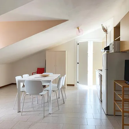 Dainese Apartments, Casa Ester * לידו די ג'סולו